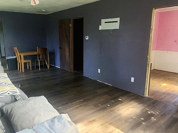 5th image of 610 N G St