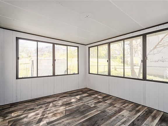 4th image of 1021 S 56th Ter