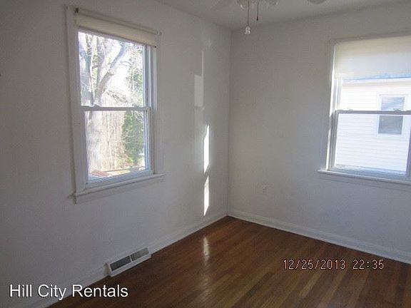 4th image of 4915 Sycamore Pl