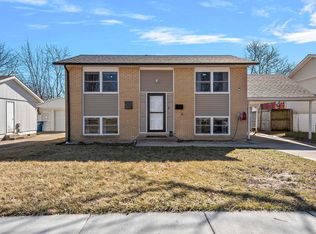 2320 Stokebridge Rd, Springfield, IL 62702