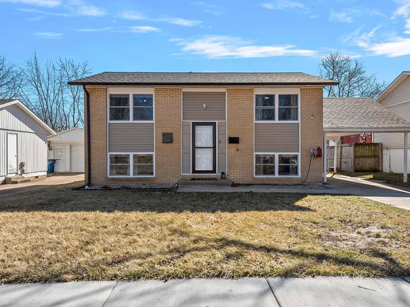 2320 Stokebridge Rd, Springfield, IL 62702