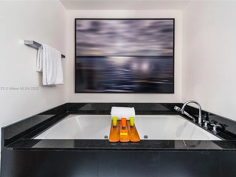 101 20th St #2208 — Photo 14