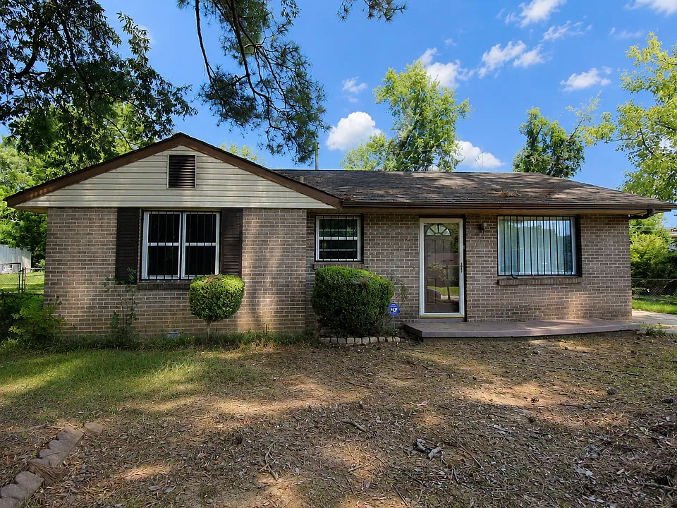 1240 Rayfield Dr