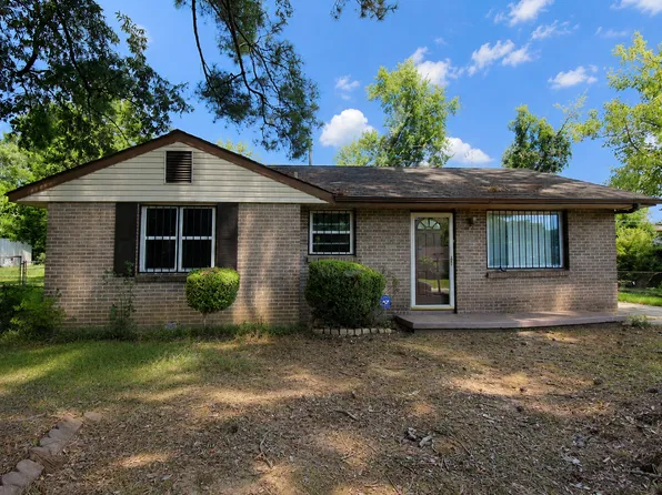 1240 Rayfield Dr, Birmingham, AL 35228