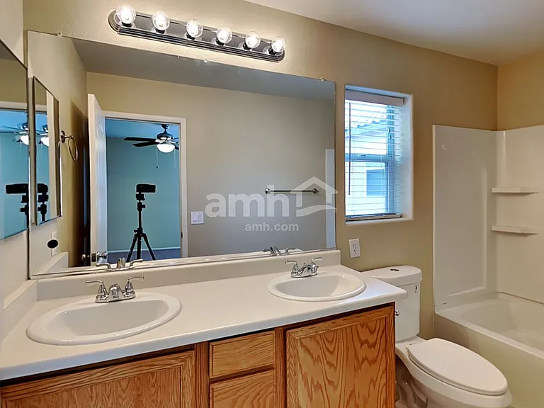29 Belden Ave — Photo 14