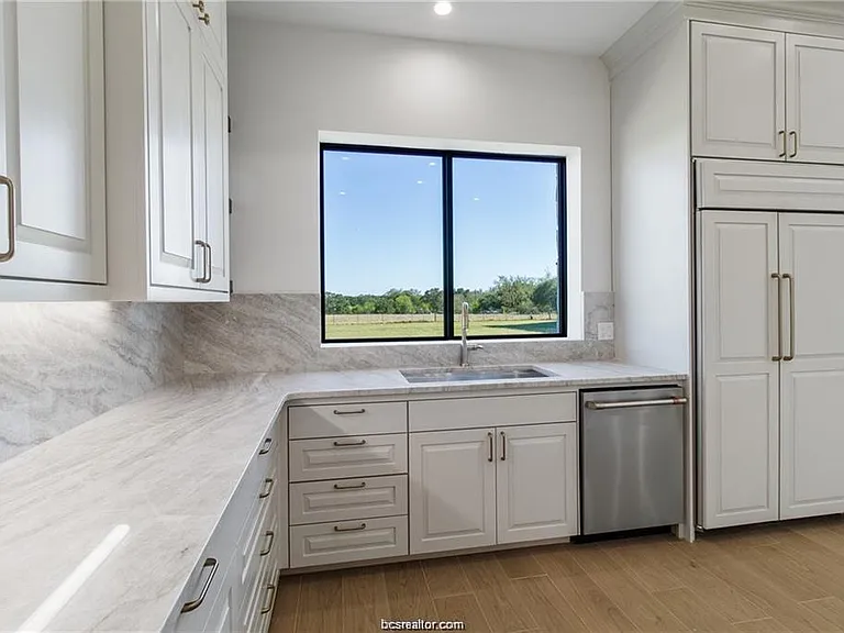 4558 Hicks Ln — Photo 13