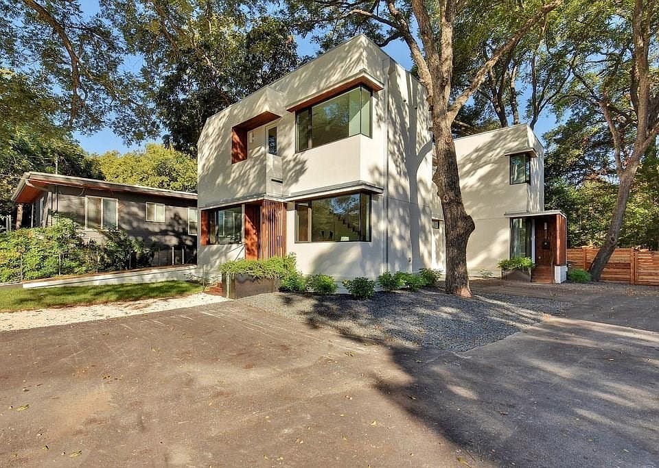1st image of 1114 Mariposa Dr #B