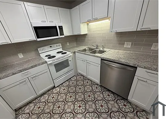 3 bed, 1120 sqft, $1,200 — Photo 3