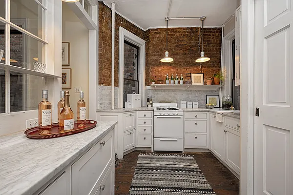 Sold by Stribling | media 23