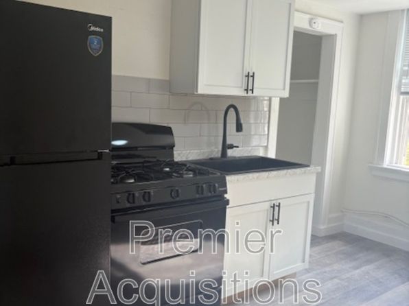 702 Biltmore Blvd #3