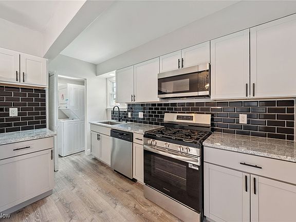4th image of 18216 Rockland Ave