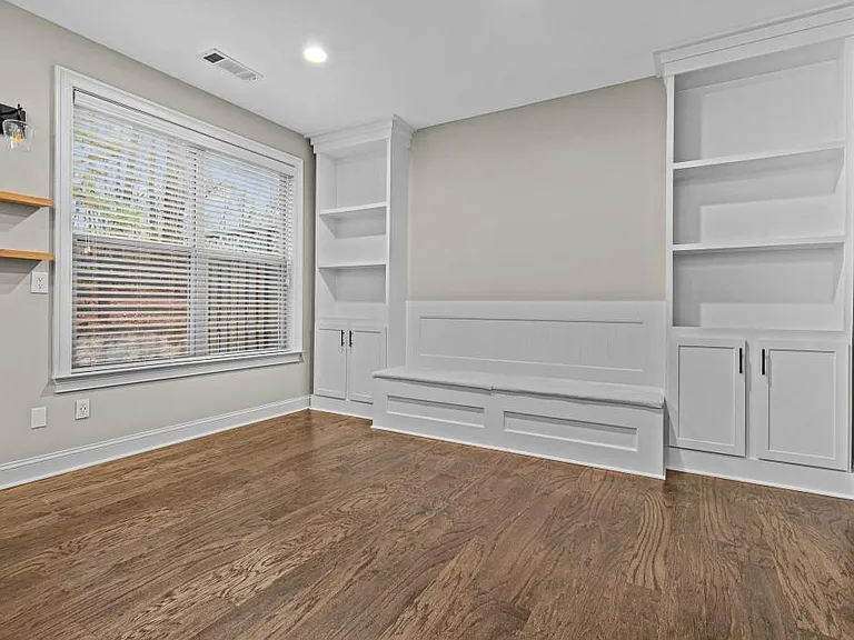 3209 Hallmark Ln — Photo 6