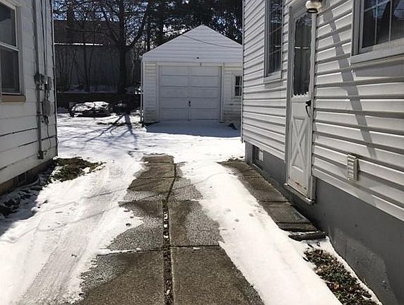 5th image of 12812 Garland Ave
