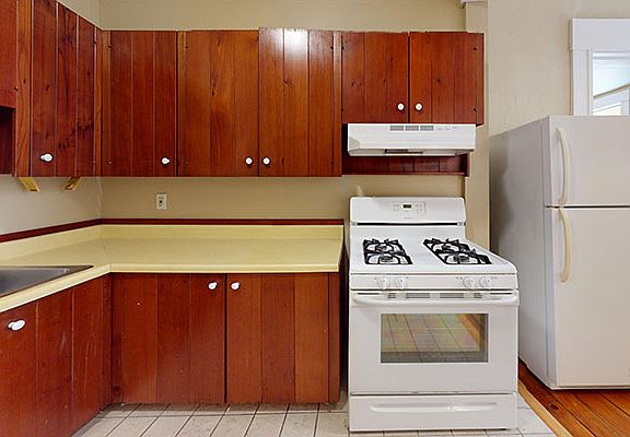 4th image of 210 3rd St #2