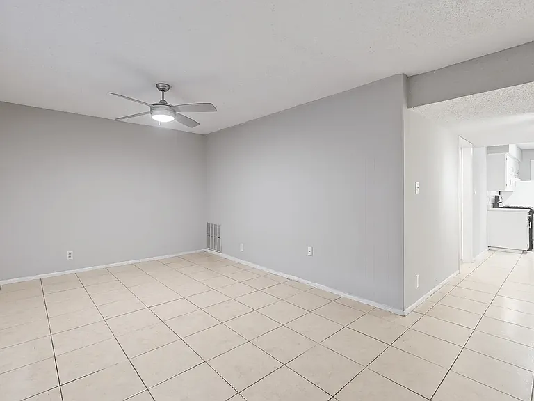 04 Flats — Photo 36