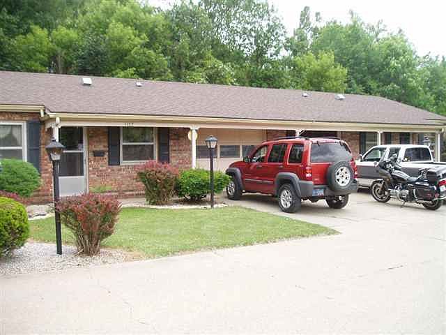 1st image of 1109 Moyer St