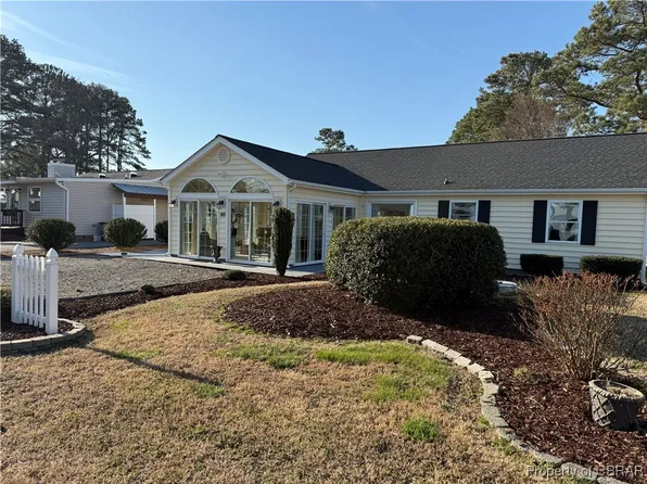 103 Montgomery Cove Rd, Deltaville, VA 23043