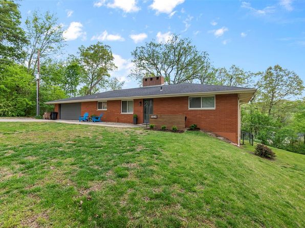 1847 Lakeshore Dr, Cape Girardeau, MO 63701