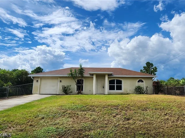 367 Peerless St, Lehigh Acres, FL 33936