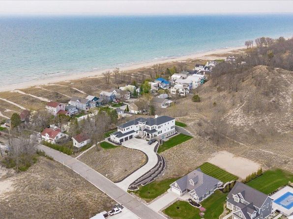 102 Whisper Dunes Dr, Michigan City, IN 46360