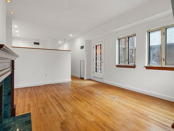 3rd image of 2 Clarendon St APT 505