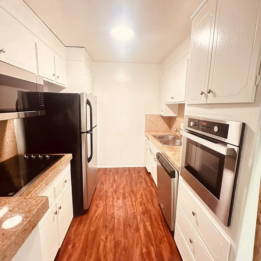 2 bed, 2.0 bath, 1200 sqft, $2,850 — Photo 1