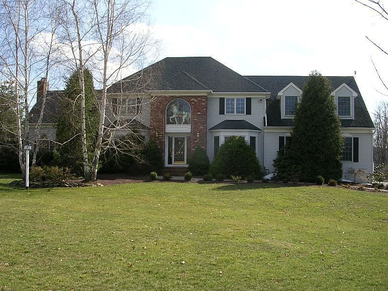 Well-maintained Colonial