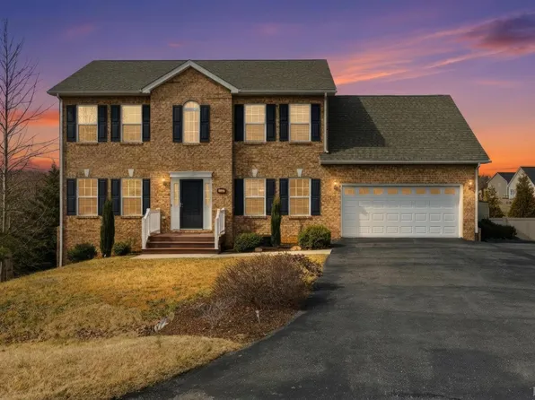 45 Garnett Ct, Evington, VA 24550