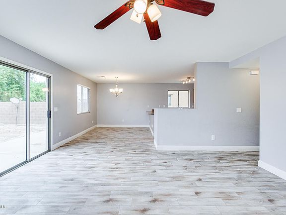 3rd image of 1260 E Daniella Dr