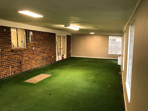 Game room with bar hookups 