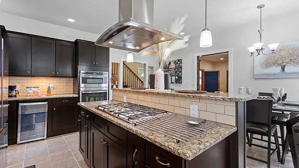 4 bed, 2620 sqft, $3,200 — Photo 4