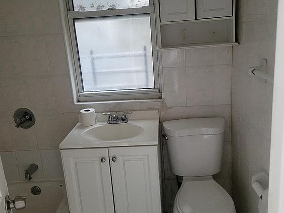 5th image of 3886 Seton Ave APT 1