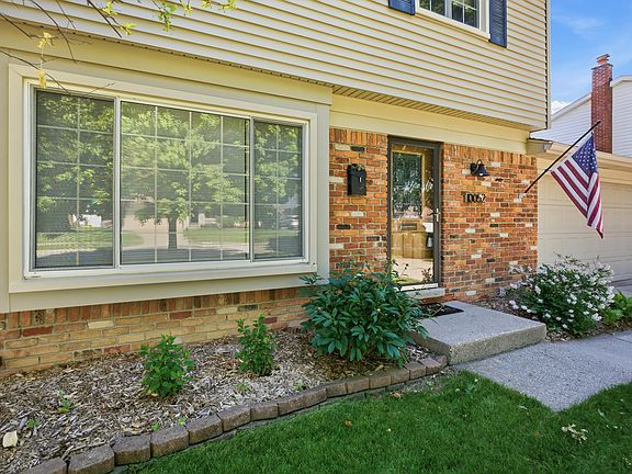 3rd image of 10052 Wolfriver Dr