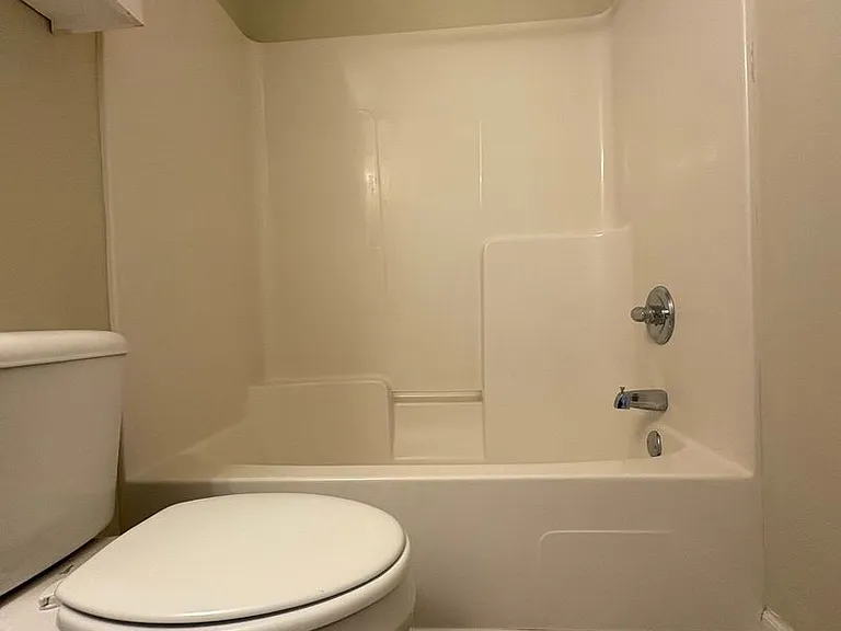 125 Winthrope Ln — Photo 22