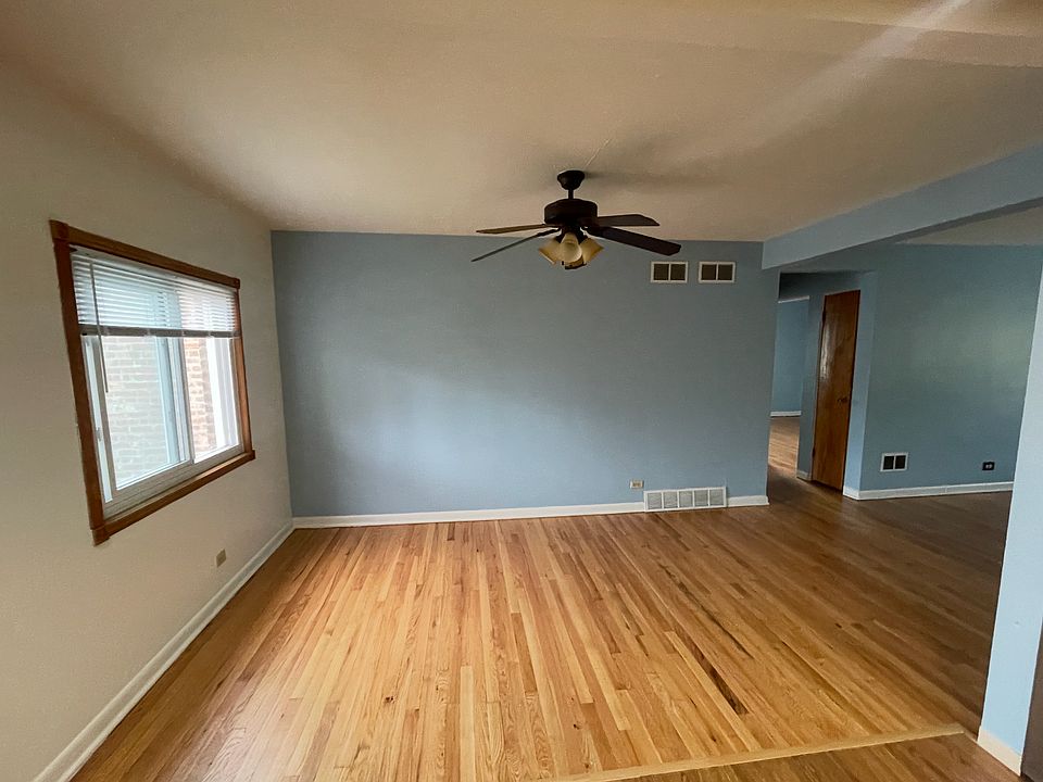 Dining room (from kitchen view)
