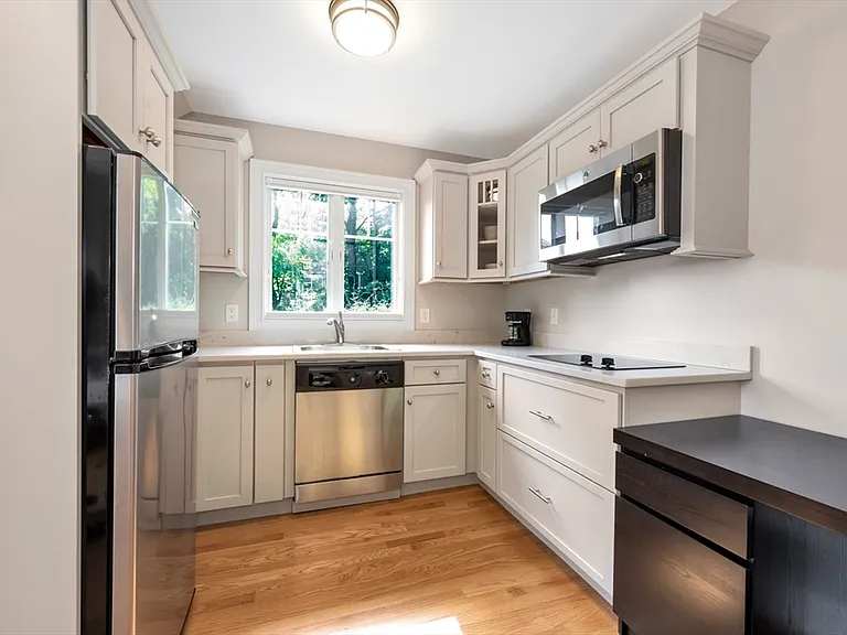 68 Woburn St #68 — Photo 25