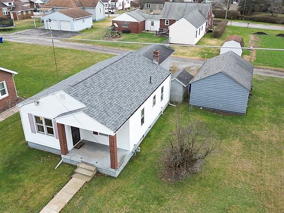 3rd image of 1835 Montana Ave