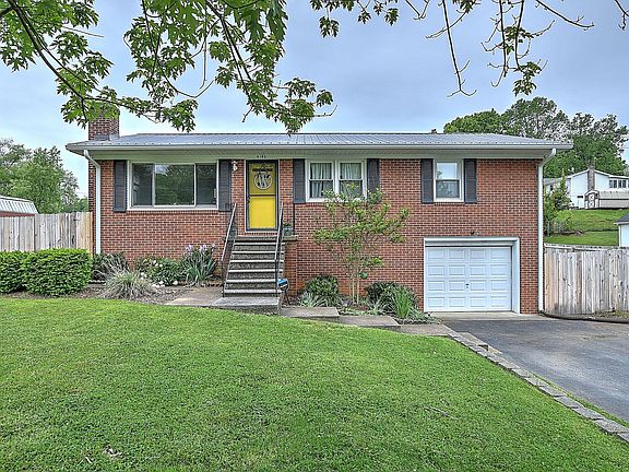 3rd image of 4103 E Englewood Blvd