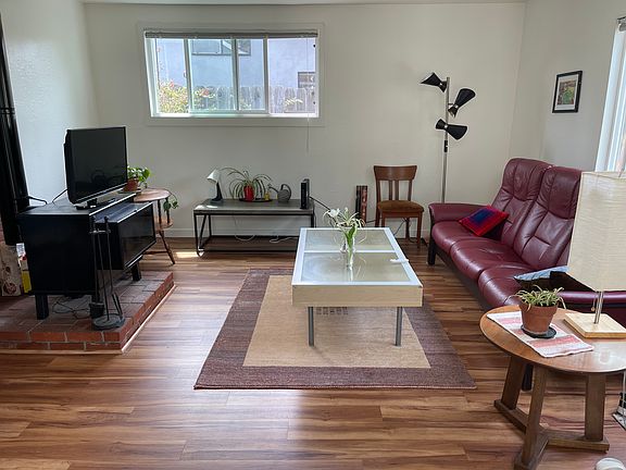 3rd image of 123 Anderson St