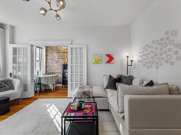 2nd image of 2 Crawford St APT 2