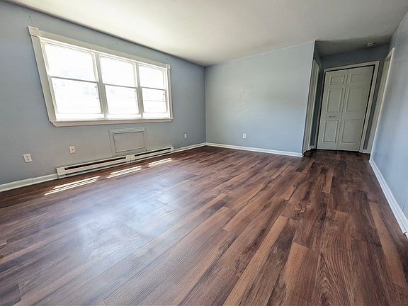 3rd image of 75 Belair Dr #75