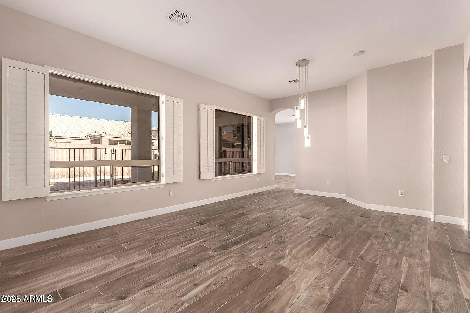 5 bed, 3.0 bath, 3015 sqft, $3,695 — Photo 3
