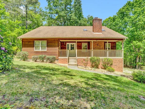 551 Heather Ridge Dr, Rocky Mount, VA 24151