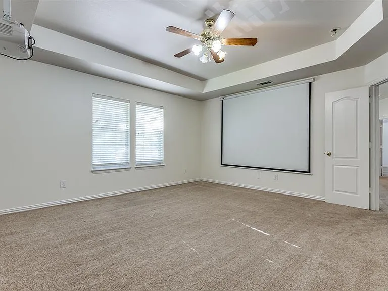 8924 High Meadows Dr — Photo 18