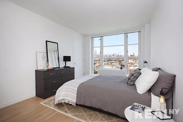 Rented by REAL New York | media 3