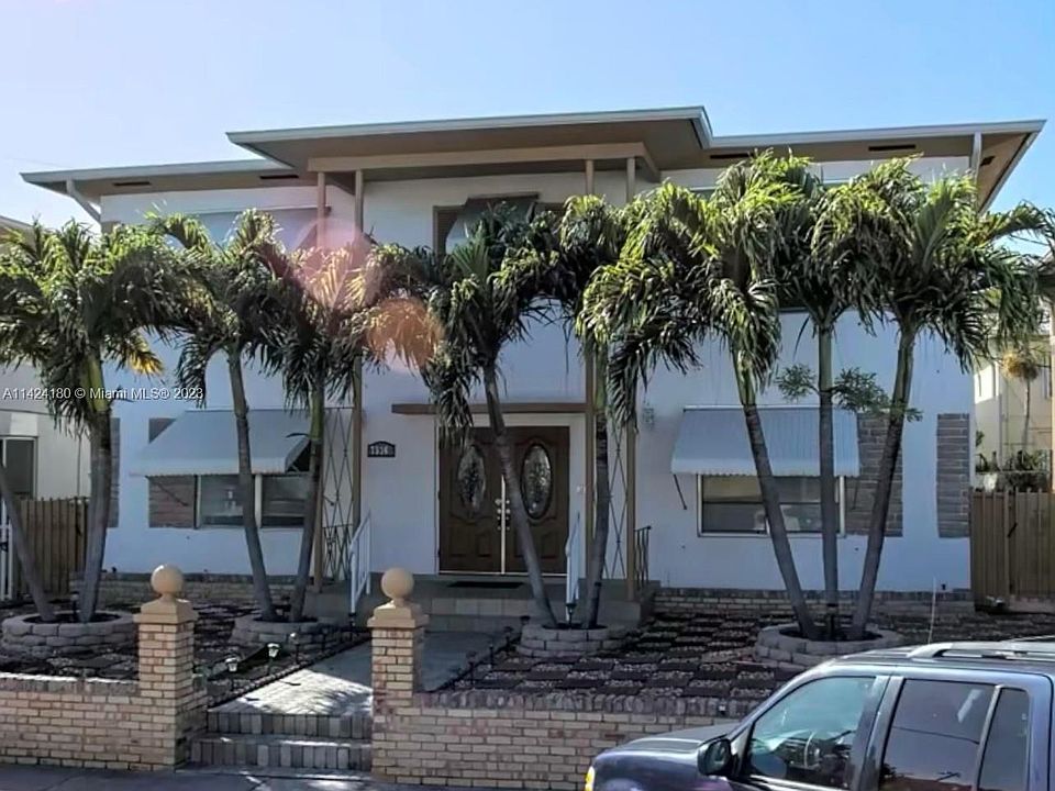 2nd image of 7336 Carlyle Ave #3