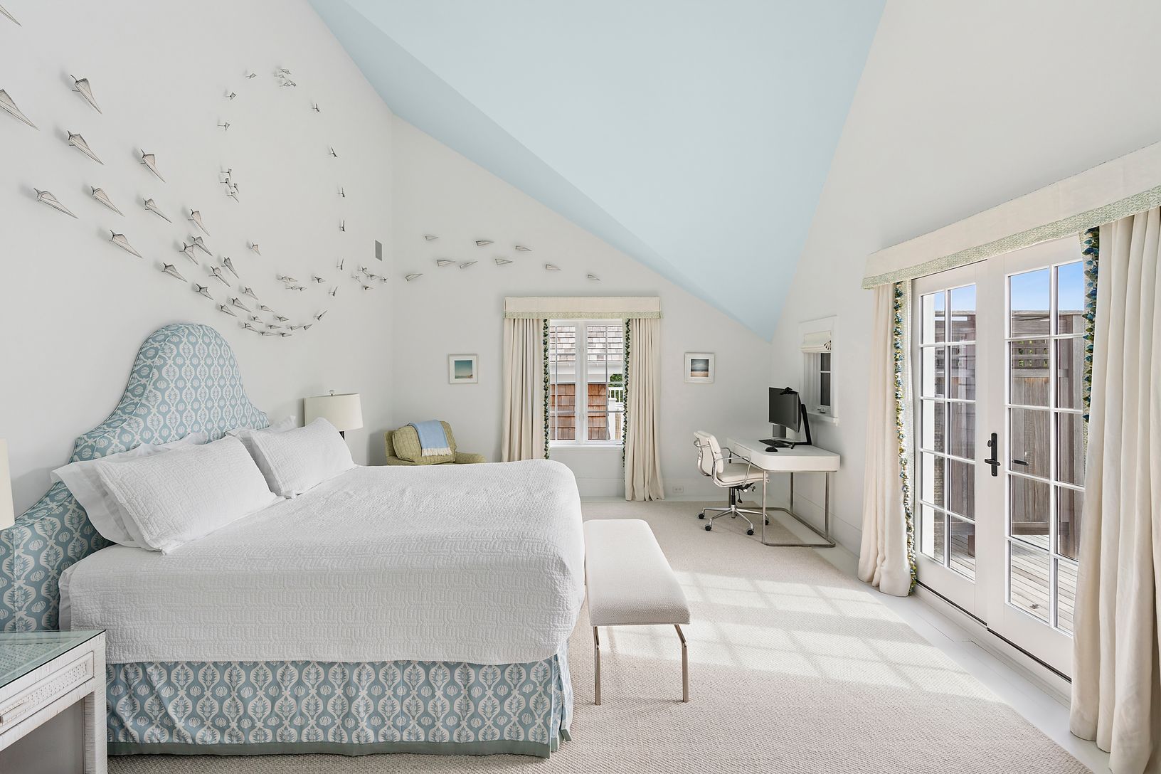 Guest En Suite Bedroom with Deck Access