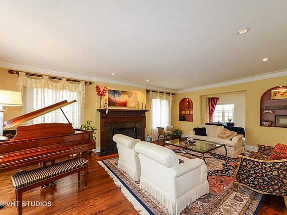3rd image of 1104 N Elmwood Ave