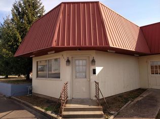 605 E Broadway St, Monett, MO 65708