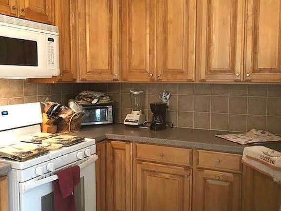 2nd image of 3 Orchard Ln